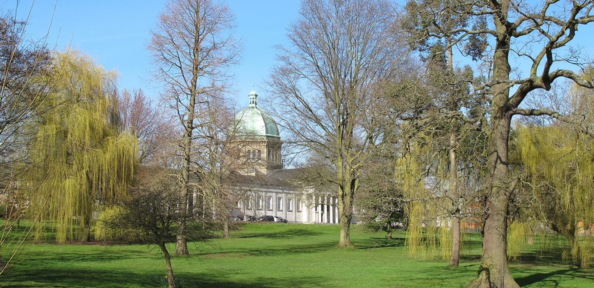 Image of Terrace and grounds at Haileybury