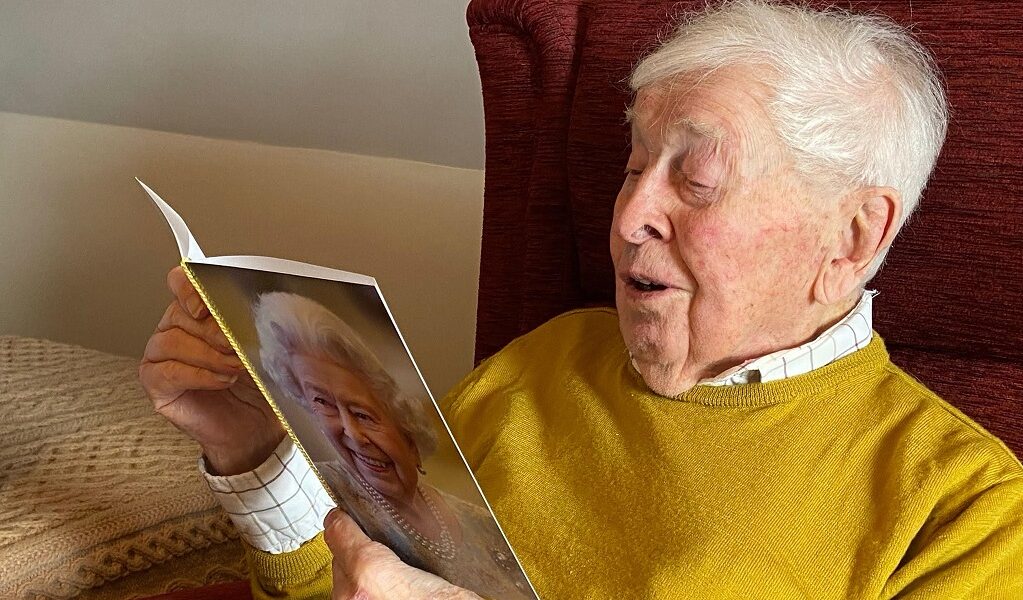 Image of Denys Hooper (ISC[A] 37)