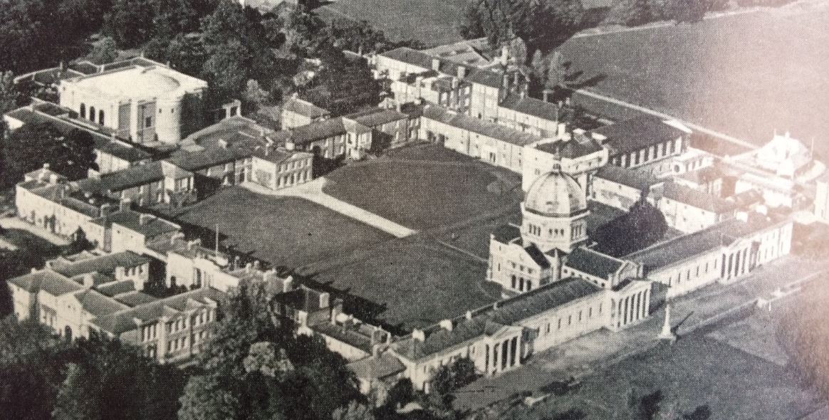 Old view of Haileybury from the air